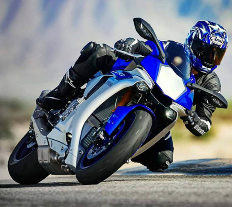 Yamaha YZF-R1 2015 chính thức ra mắt