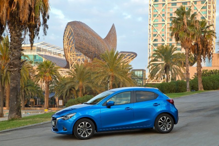 Cận cảnh Mazda2 2015 phiên bản Châu Âu Cận cảnh Mazda2 2015 phiên bản Châu Âu
