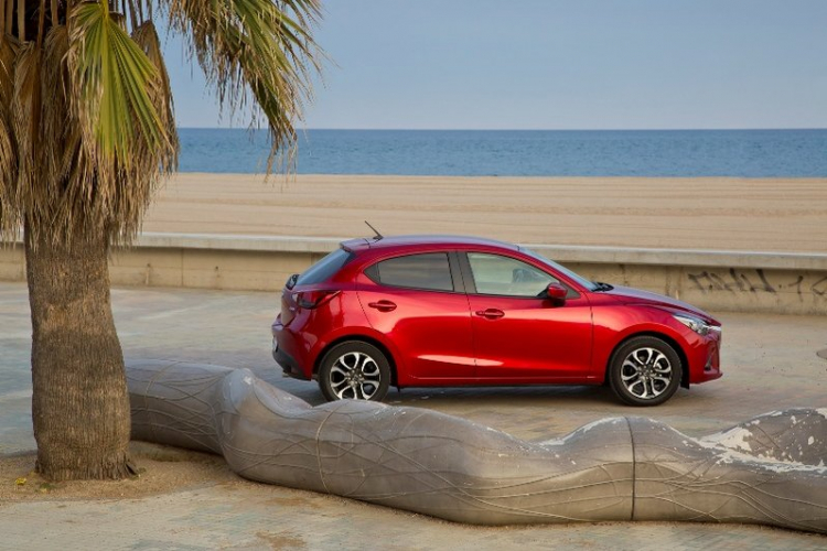Cận cảnh Mazda2 2015 phiên bản Châu Âu Cận cảnh Mazda2 2015 phiên bản Châu Âu