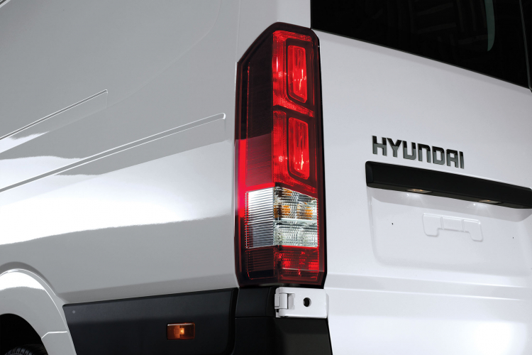 Hyundai Thành Công (HTC) giới thiệu minibus Solati với giá bán 1,08 tỷ đồng