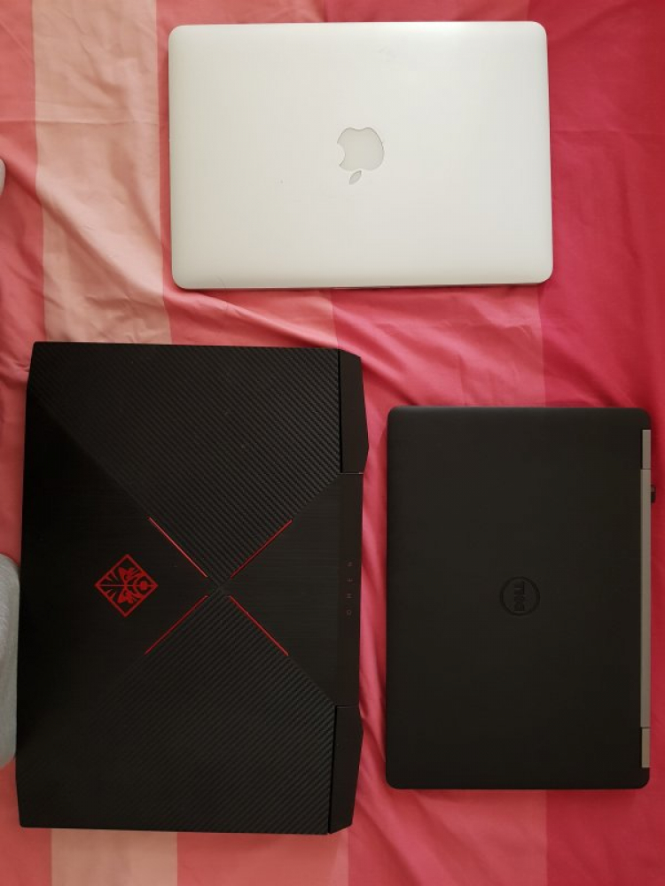 Macbook (OS) hay HP, Dell (Win)