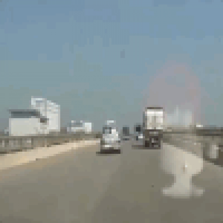 Quá nhanh quá nguy hiểm. Quá nhanh quá nguy hiểm.