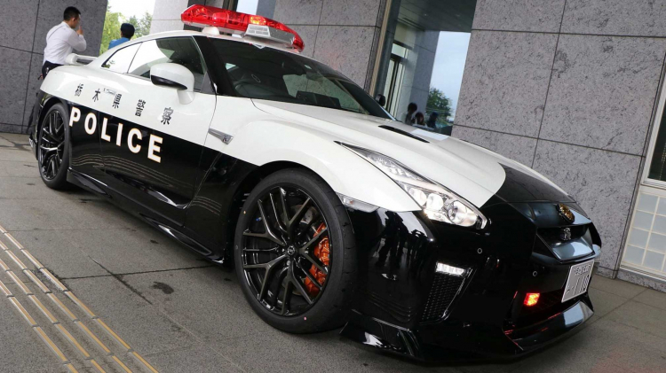 Cảnh sát Nhật Bản được cấp siêu xe Nissan GT-R 2017 (R35)