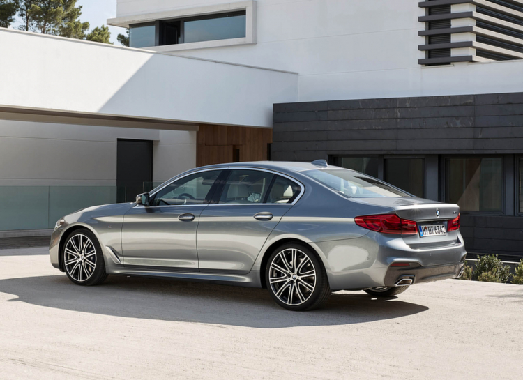 BMW 5 Series thế hệ hoàn toàn mới xuất hiện tại Hà Nội