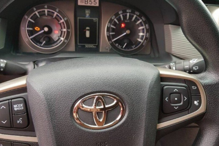 BÁN GẤP TOYOTA INNOVA 2.0G