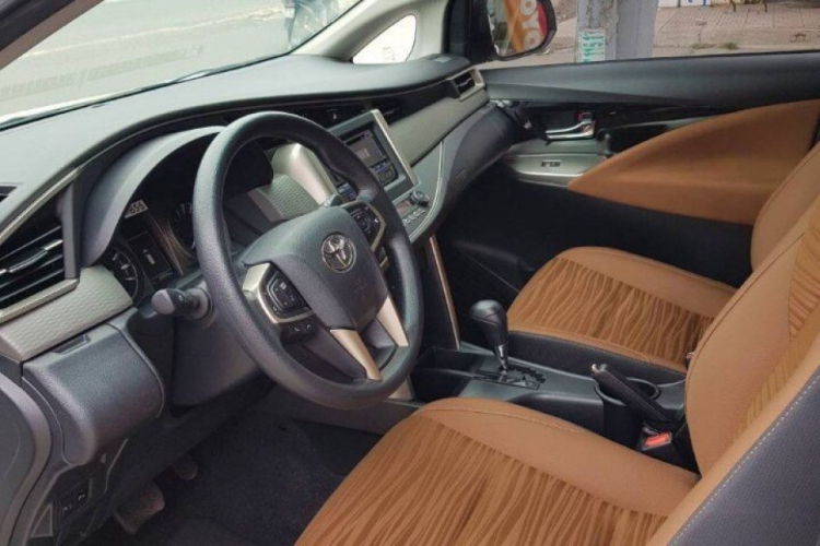 BÁN GẤP TOYOTA INNOVA 2.0G