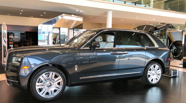 [Video] Chi tiết SUV Rolls-Royce Cullinan 2019 tại showroom Holand Automotive, Mỹ