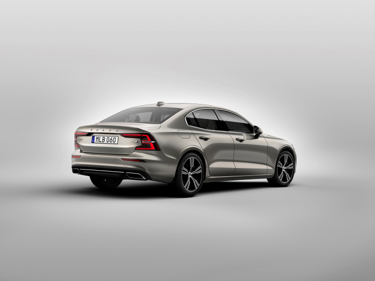 Volvo S60 chính thức ra mắt: thể thao, an toàn và công nghệ