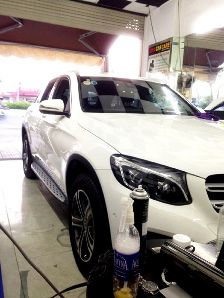 Em mới lấy Mercedes-Benz GLC200; nên làm gì lắp gì thêm cho xe không các bác? Em mới lấy Mercedes-Benz GLC200; nên làm gì lắp gì thêm cho xe không các bác?