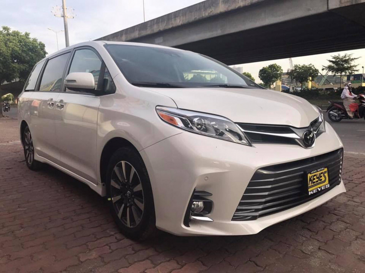 Toyota Sienna 2018 về Việt Nam với giá 4,37 tỷ đồng