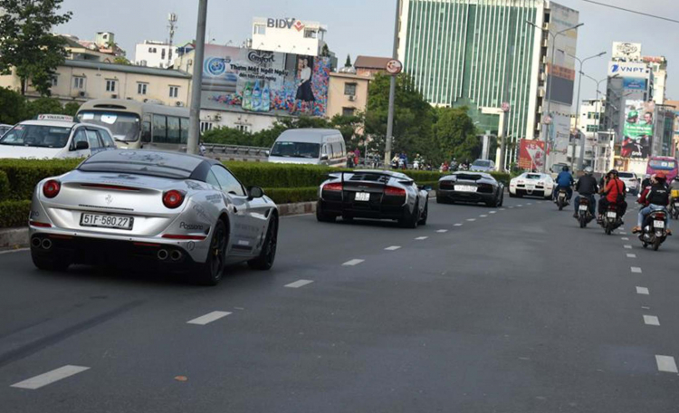 Roadshow "Hành trình từ trái tim" với nhiều siêu xe xuyên Việt của ông chủ cà phê Trung Nguyên