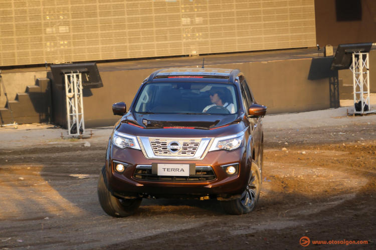 OtoSaigon-Nissan-Terra-Philippines-13.jpg