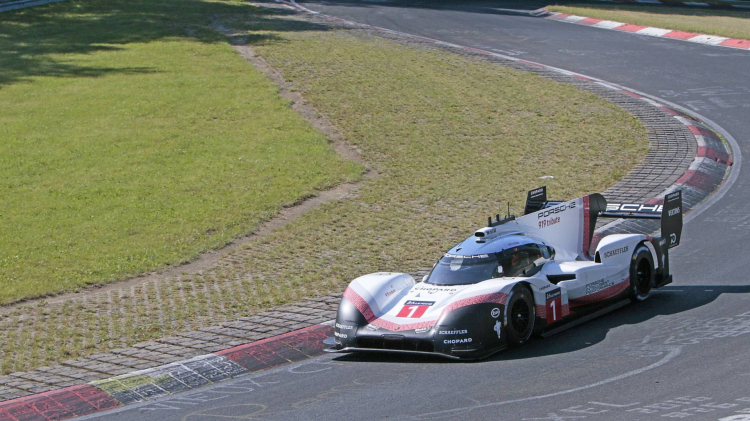 Xe đua LeMans của Porsche phá kỷ lục 1 vòng nhanh nhất Nurburgring đã tồn tại 35 năm
