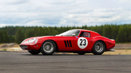 otosaigon-Ferrari-GTO(1).jpg