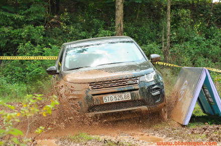 OtoSaigon-Trai-nghiem-off-road-Land-Rover-1.jpg