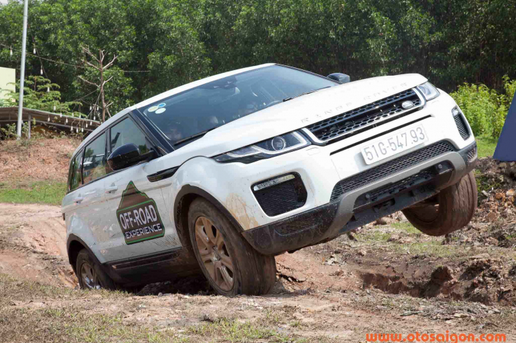 [Clip] Trải nghiệm những tính năng off-road thông minh trên xe Land Rover