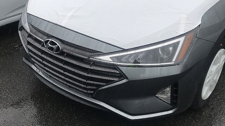 Hyundai Elantra 2019 lộ diện, thiết kế hiện đại hơn