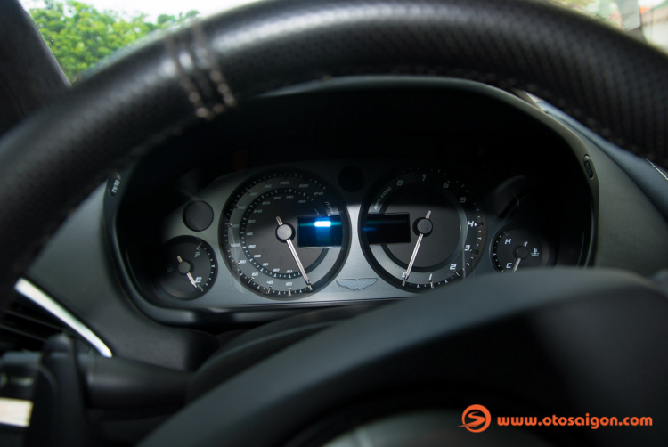 Aston Martin Vanquish 2015: Chiếc super grand tourer quyến rũ và mạnh mẽ của ông chủ Trung Nguyên Aston Martin Vanquish 2015: Chiếc super grand tourer quyến rũ và mạnh mẽ của ông chủ Trung Nguyên