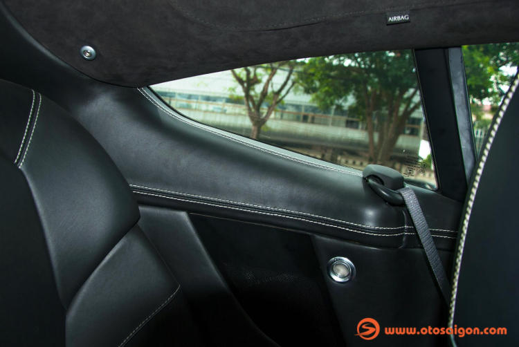Aston Martin Vanquish 2015: Chiếc super grand tourer quyến rũ và mạnh mẽ của ông chủ Trung Nguyên Aston Martin Vanquish 2015: Chiếc super grand tourer quyến rũ và mạnh mẽ của ông chủ Trung Nguyên