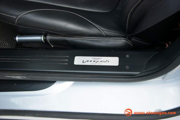Aston Martin Vanquish 2015: Chiếc super grand tourer quyến rũ và mạnh mẽ của ông chủ Trung Nguyên Aston Martin Vanquish 2015: Chiếc super grand tourer quyến rũ và mạnh mẽ của ông chủ Trung Nguyên