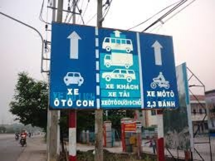 Biển báo QL 13 đoạn Thủ Dầu Một