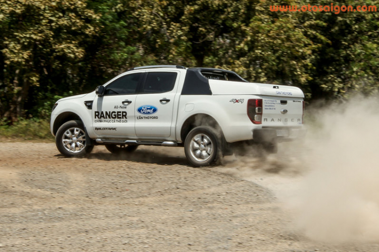 Ford Ranger Wildtrak 3.2: Bán tải hay SUV ?