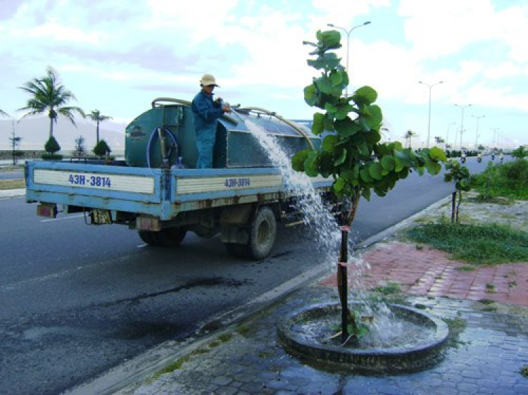 Cái thằng giãy hoài không chết...!!!