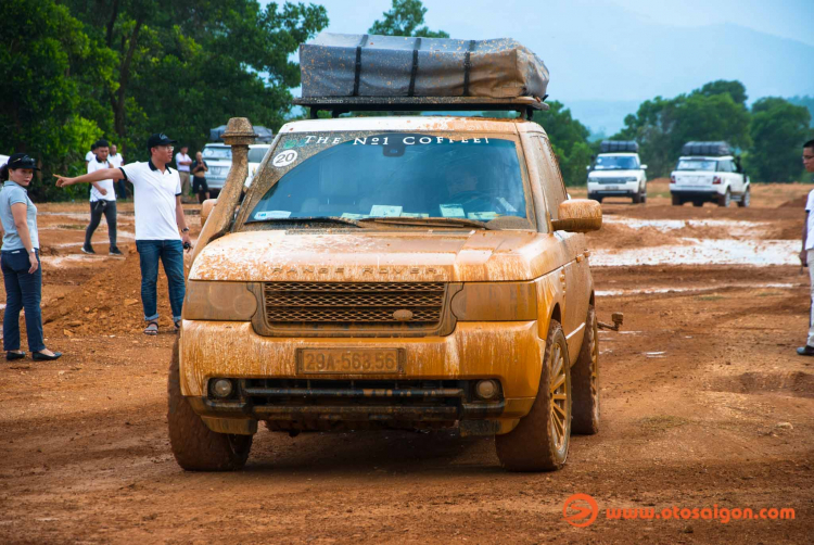 Dàn xe Land Rover Range Rover của Trung Nguyên thử sức off-road tại Đồng Mô, Hà Nội Dàn xe Land Rover Range Rover của Trung Nguyên thử sức off-road tại Đồng Mô, Hà Nội
