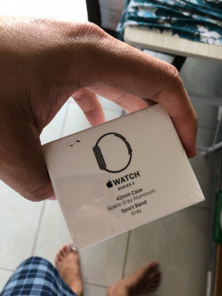 Apple Watch Series 3 GPS 42mm, Gray. Mới nguyên seal