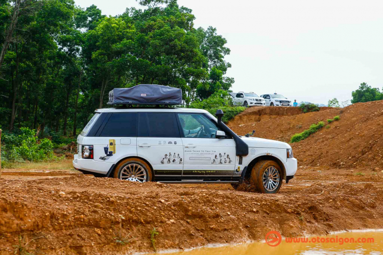 Dàn xe Land Rover Range Rover của Trung Nguyên thử sức off-road tại Đồng Mô, Hà Nội Dàn xe Land Rover Range Rover của Trung Nguyên thử sức off-road tại Đồng Mô, Hà Nội