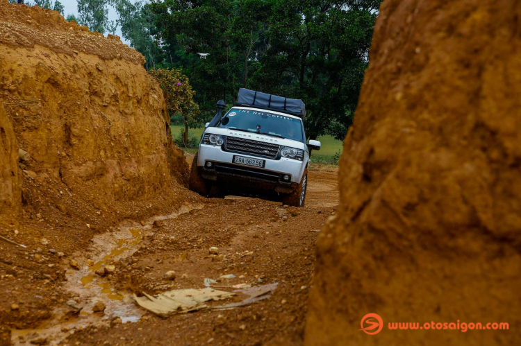 Dàn xe Land Rover Range Rover của Trung Nguyên thử sức off-road tại Đồng Mô, Hà Nội Dàn xe Land Rover Range Rover của Trung Nguyên thử sức off-road tại Đồng Mô, Hà Nội