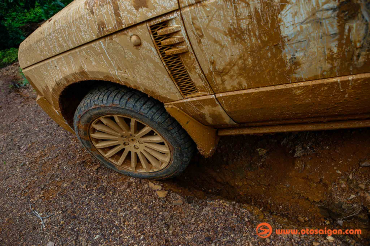 Dàn xe Land Rover Range Rover của Trung Nguyên thử sức off-road tại Đồng Mô, Hà Nội Dàn xe Land Rover Range Rover của Trung Nguyên thử sức off-road tại Đồng Mô, Hà Nội