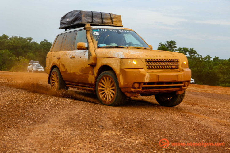 Dàn xe Land Rover Range Rover của Trung Nguyên thử sức off-road tại Đồng Mô, Hà Nội Dàn xe Land Rover Range Rover của Trung Nguyên thử sức off-road tại Đồng Mô, Hà Nội