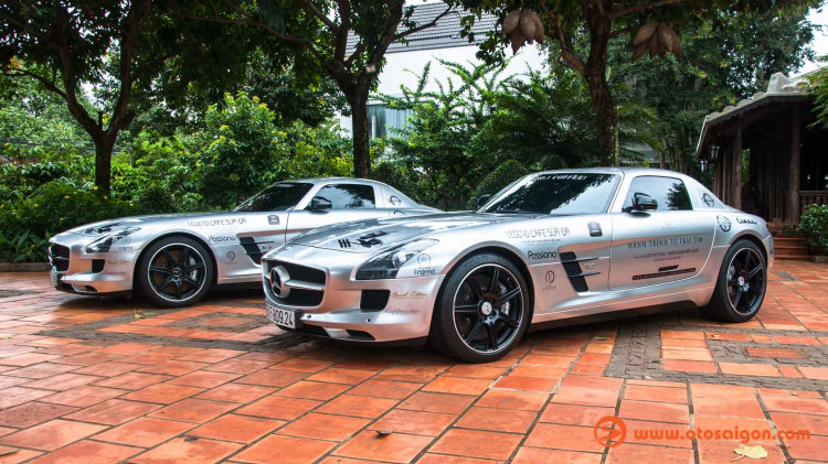 Cặp đôi Mercedes-Benz SLS AMG của Trung Nguyen Legend