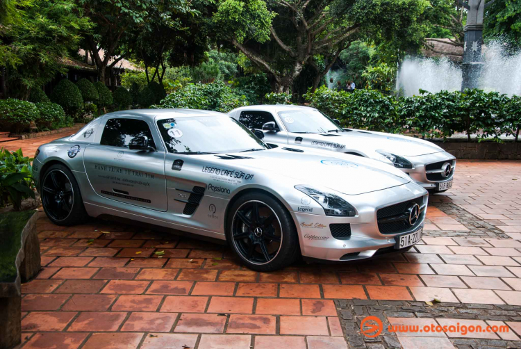 Cặp đôi Mercedes-Benz SLS AMG của Trung Nguyen Legend
