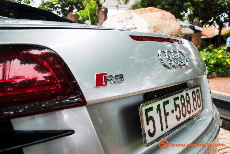 Cặp đôi Audi R8 V10 của Trung Nguyen Legend