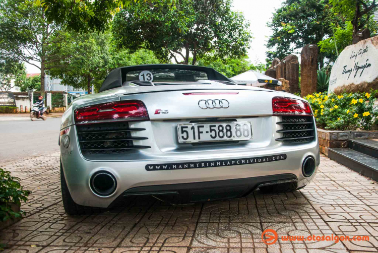 Cặp đôi Audi R8 V10 của Trung Nguyen Legend