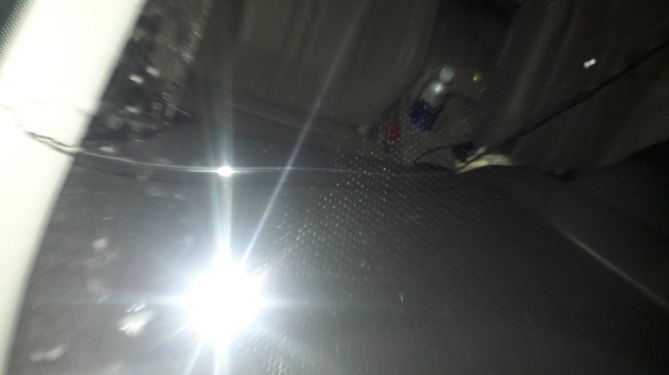 Chuyên mài kính xước - Hàn Kính - Tẩy ố Kính Bụi sơn - Sơn UV phục hồi đèn Pha.