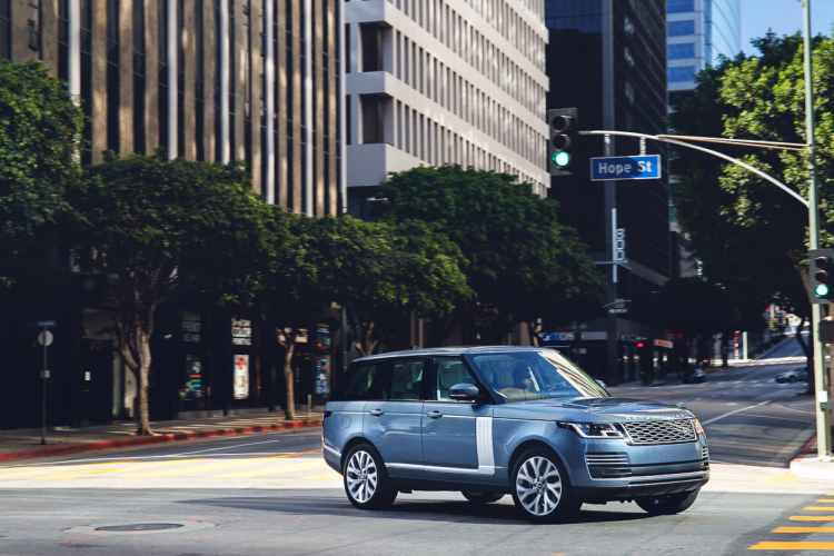 Range Rover 2019 lộ diện, nâng cấp động cơ và loạt công nghệ