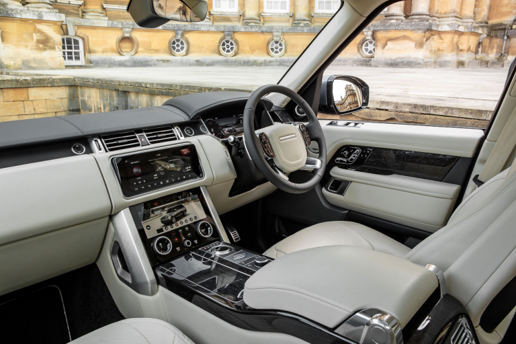 Range Rover 2019 lộ diện, nâng cấp động cơ và loạt công nghệ