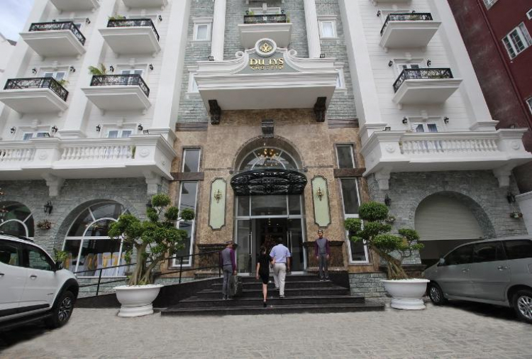 Khách sạn có chỗ đậu oto gần chợ Đà Lạt