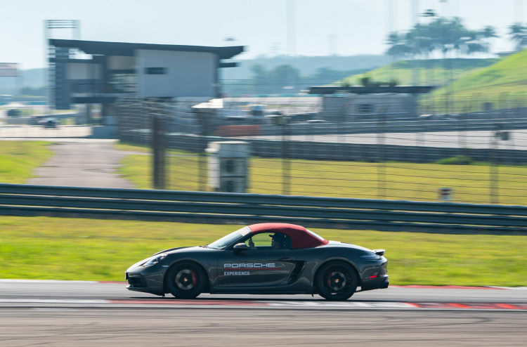 Porsche Media Driving Academy 2018 - đi học kỹ năng lái xe trong đường đua