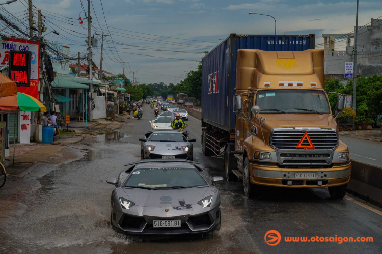 Nhìn lại ''Hành trình Từ Trái Tim'' qua ảnh sau 31 ngày đi Xuyên Việt