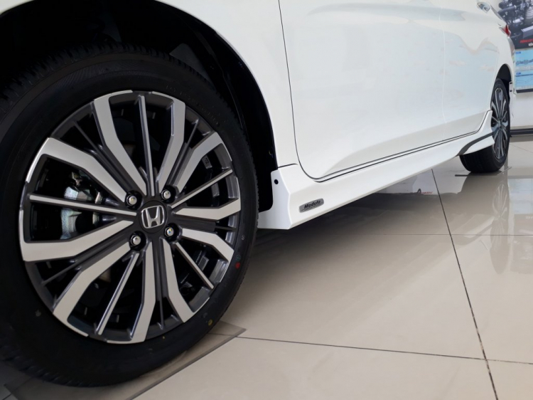 Toyota Vios 2018 chính thức: động cơ cũ, cân bằng điện tử, 7 túi khí, giá từ 531 triệu đồng Toyota Vios 2018 chính thức: động cơ cũ, cân bằng điện tử, 7 túi khí, giá từ 531 triệu đồng