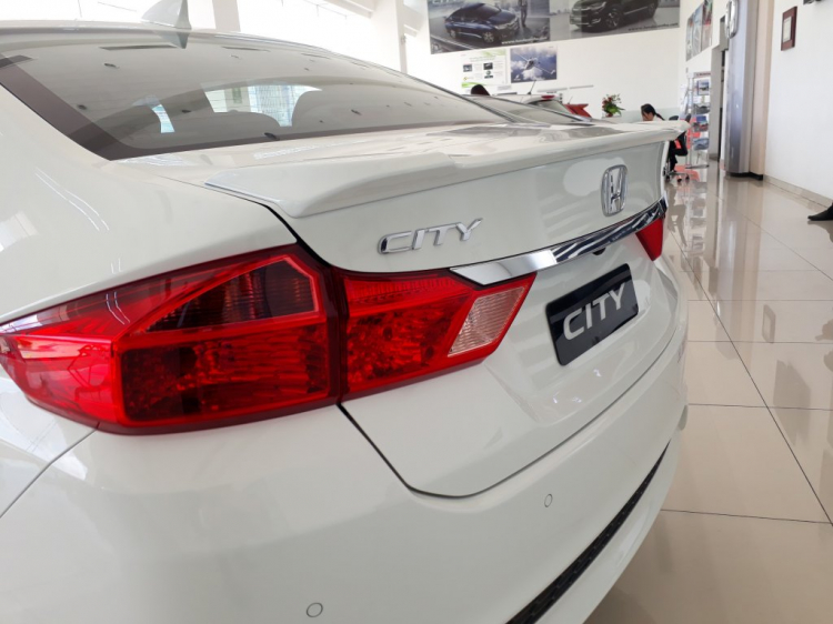 Toyota Vios 2018 chính thức: động cơ cũ, cân bằng điện tử, 7 túi khí, giá từ 531 triệu đồng Toyota Vios 2018 chính thức: động cơ cũ, cân bằng điện tử, 7 túi khí, giá từ 531 triệu đồng