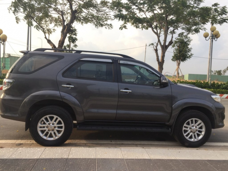 Toyota Fortuner T12/2013 2.5MT G máy dầu ( phiên bản lổ mũi)