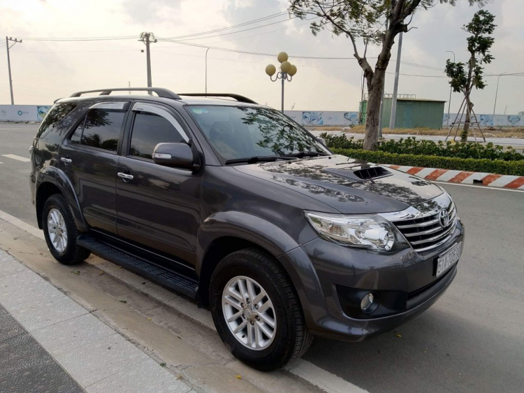 Toyota Fortuner T12/2013 2.5MT G máy dầu ( phiên bản lổ mũi)