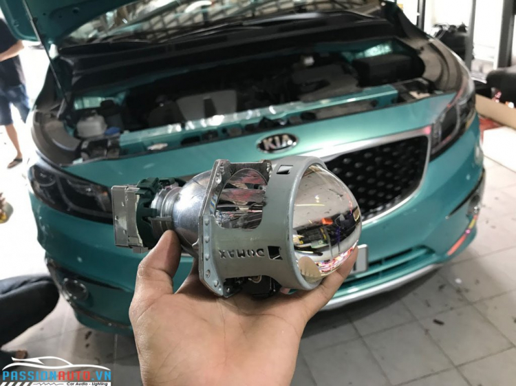 CẦN ĐỘ ĐÈN XENON CHO CON INNOVA