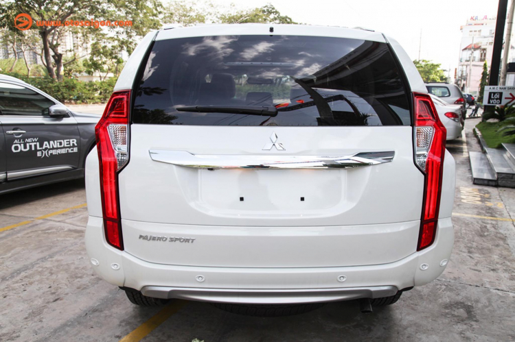 Hé lộ Mitsubishi Pajero Sport 2018 máy dầu AT, giá dự kiến từ 1,06 tỷ Hé lộ Mitsubishi Pajero Sport 2018 máy dầu AT, giá dự kiến từ 1,06 tỷ