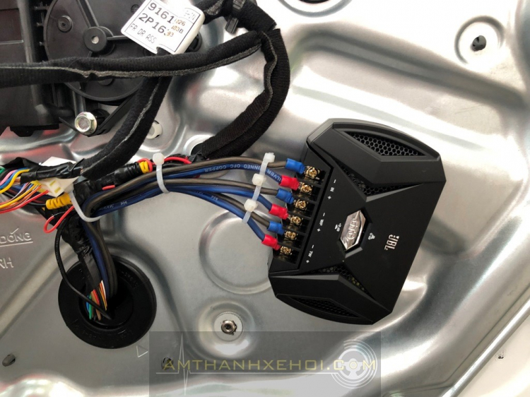 Độ âm thanh cho Kia Sorento. Độ âm thanh cho Kia Sorento.
